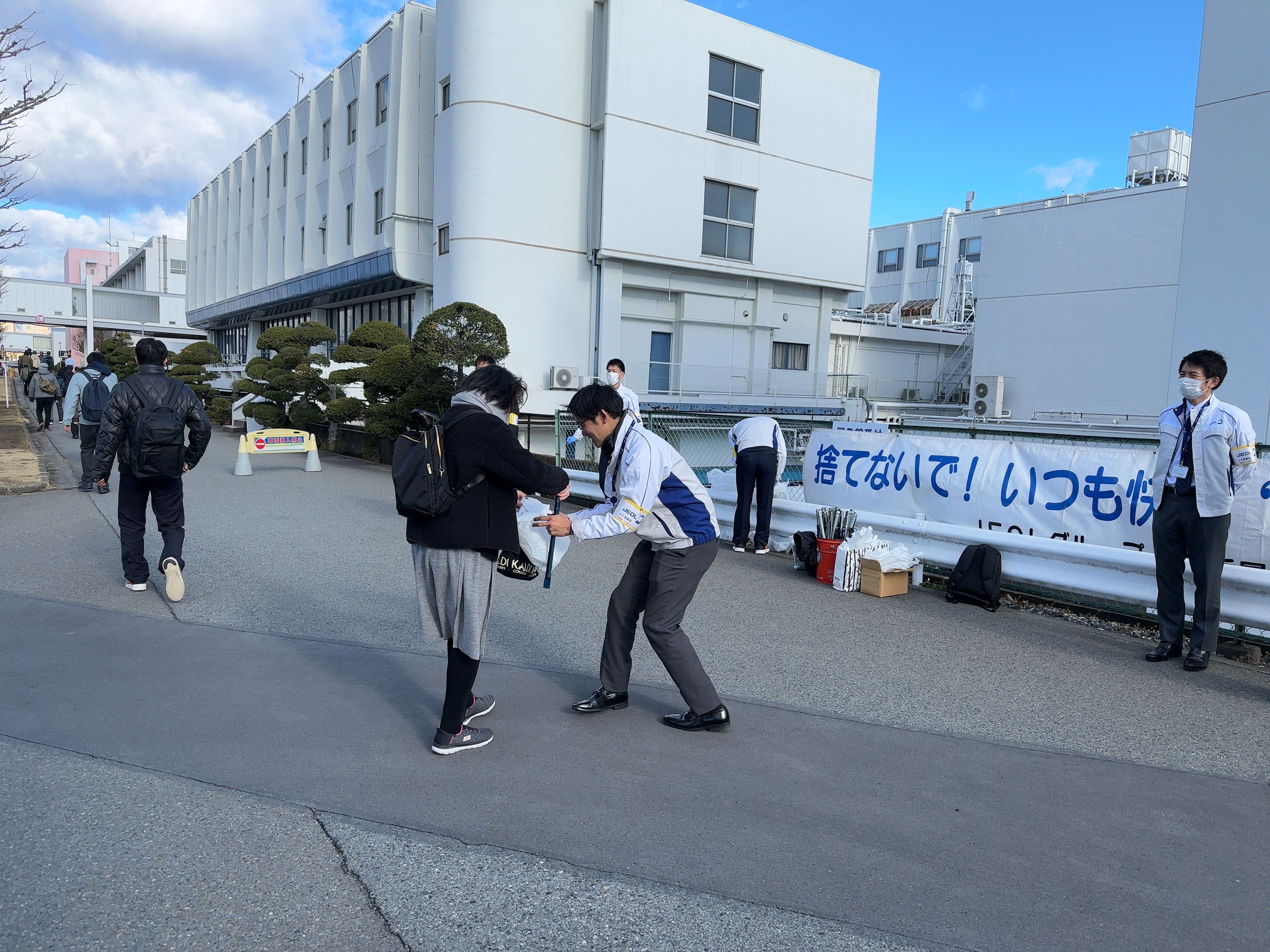 不要丢弃 JEOL 广告活动