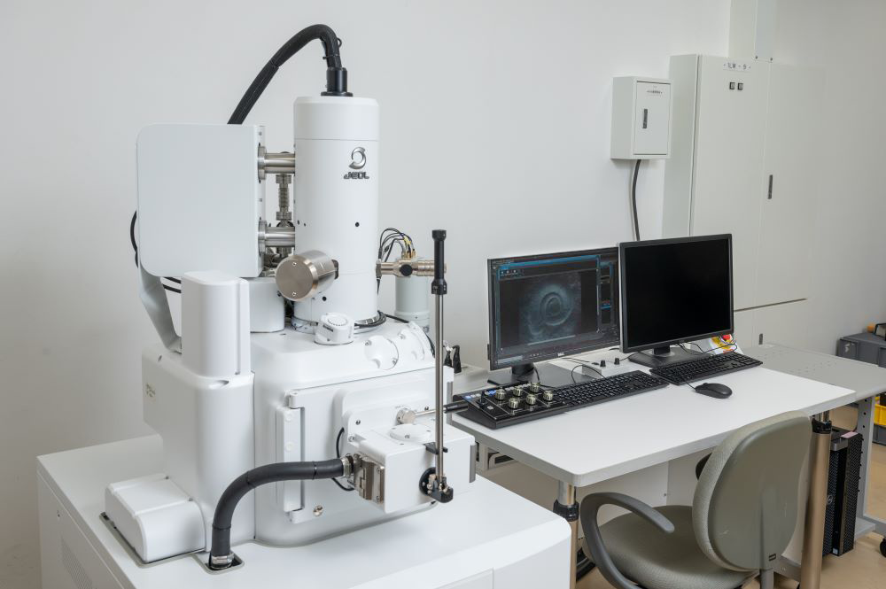 扫描电子显微镜JSM-IT500HR/LA