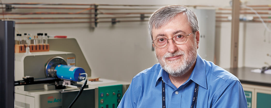 弗吉尼亚州法医科学部首席法医科学家/仪器分析专家 Robert Steiner，硕士